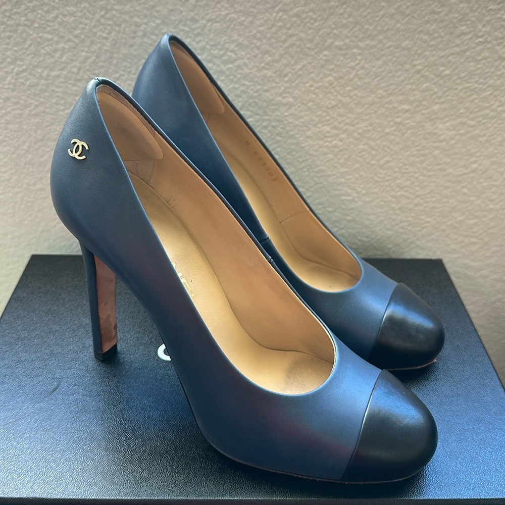 Chanel Pumps
